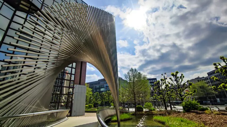 steel sculpture 1758900982