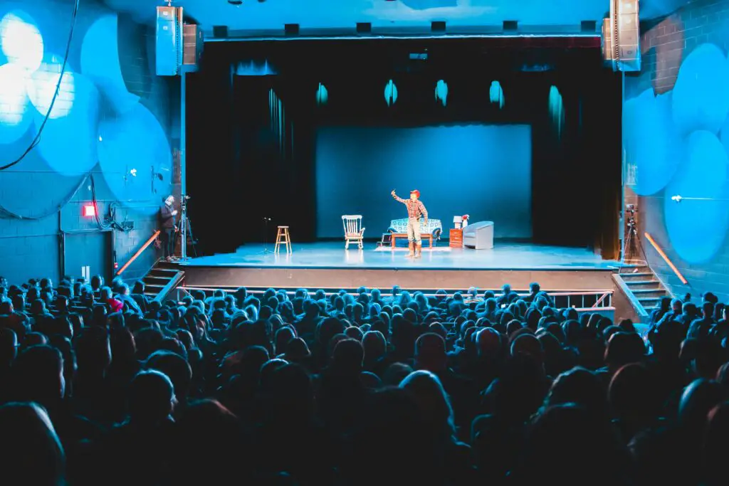 theater 1758905232