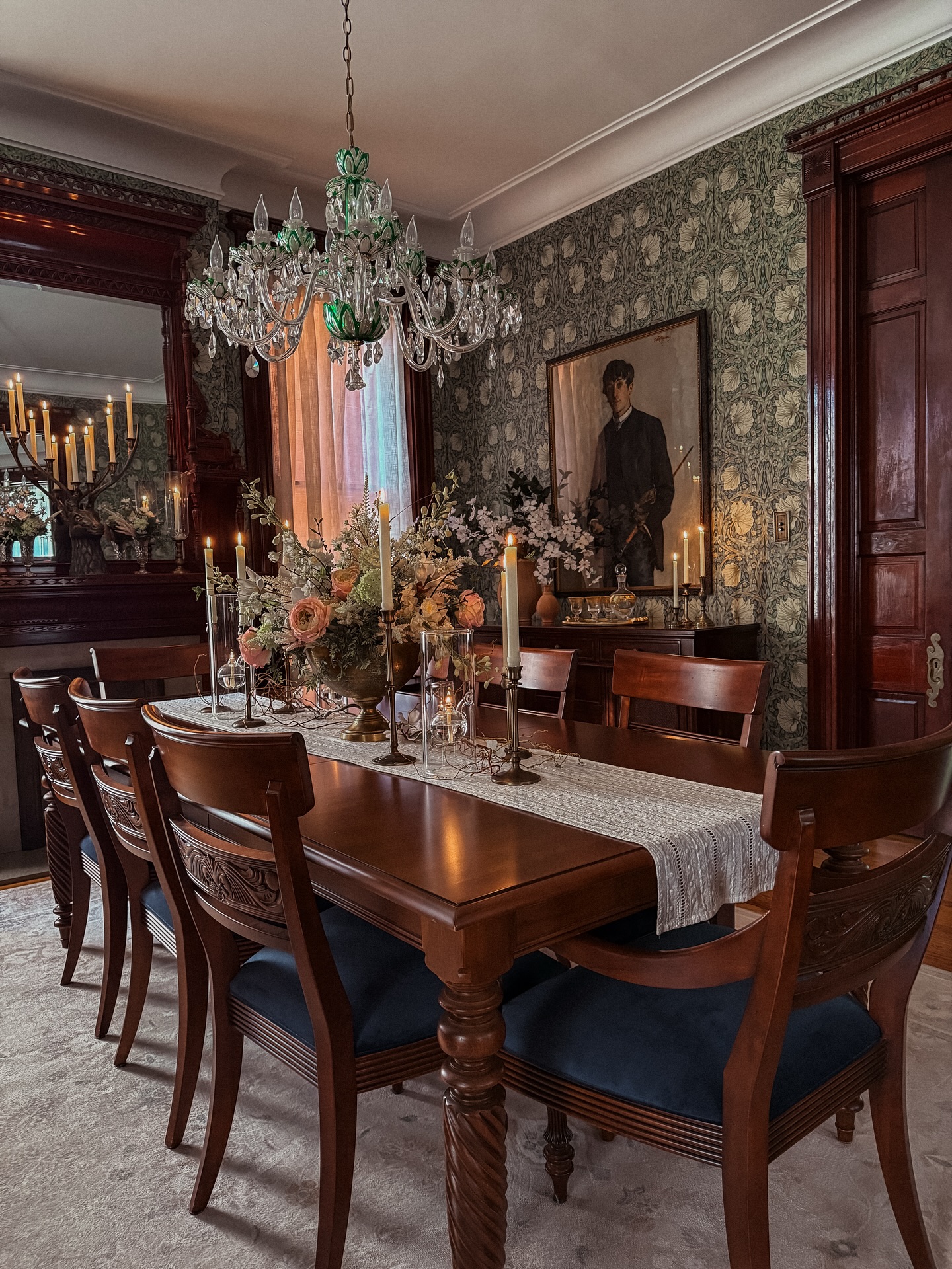 formal dining room decor