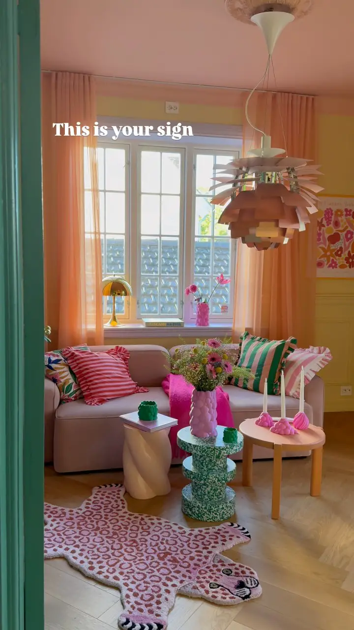 colorful apartment decor