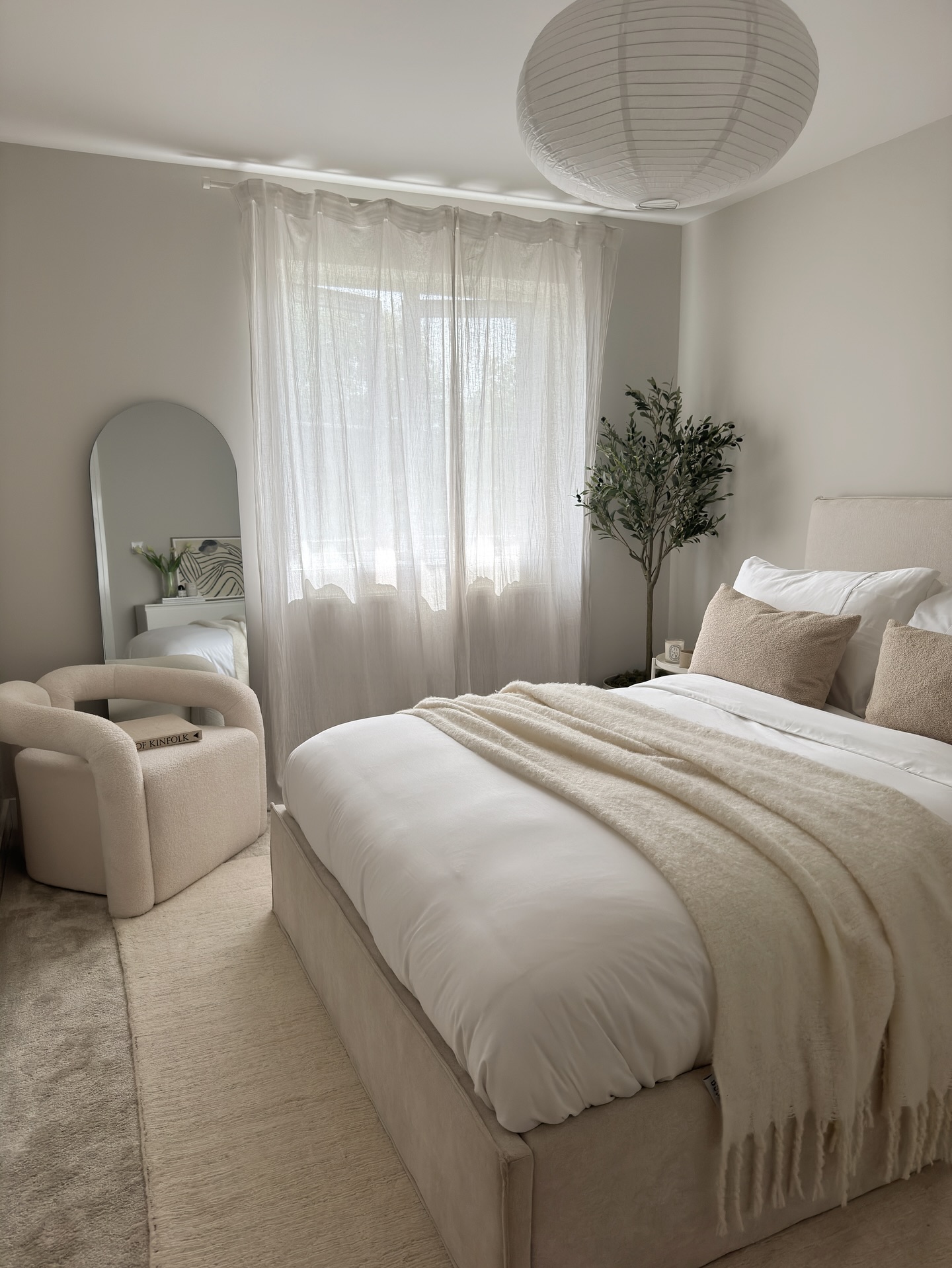 scandinavian bedroom decor