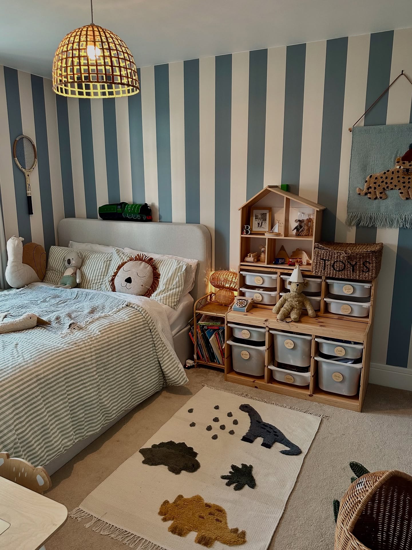 minimalist kids room