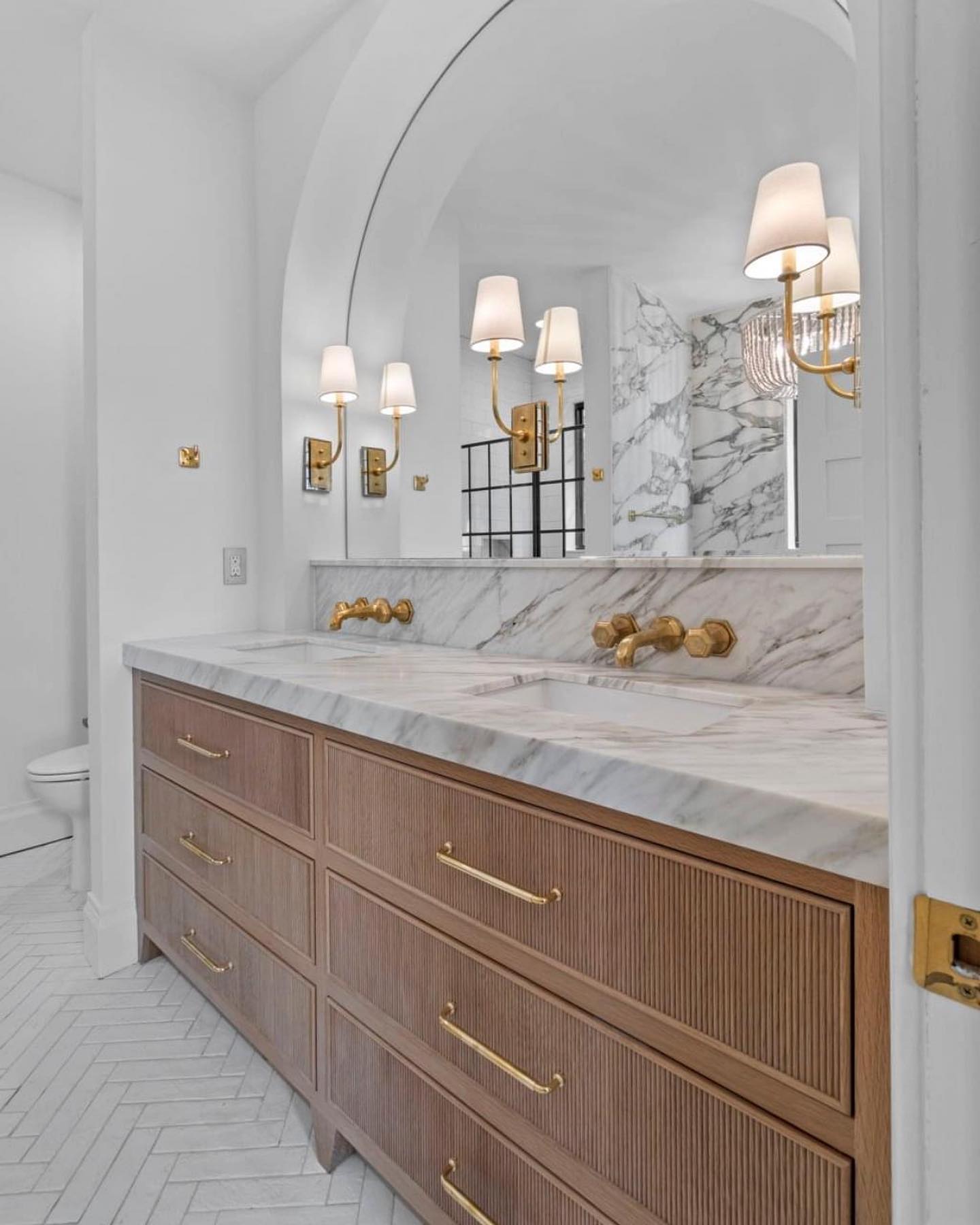 marble bathroom decor