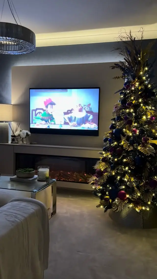 christmas apartment decor