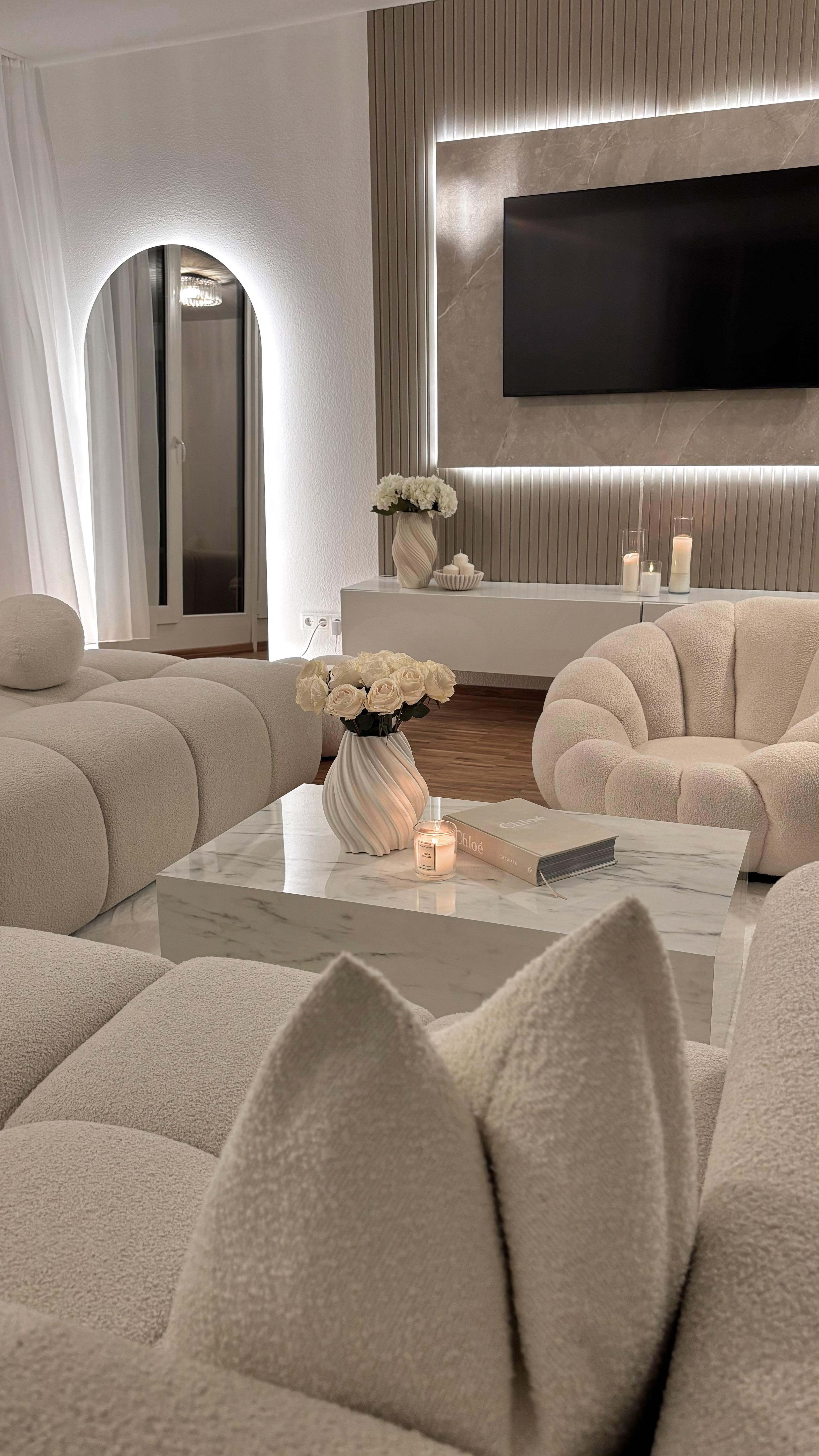 glam apartment decor