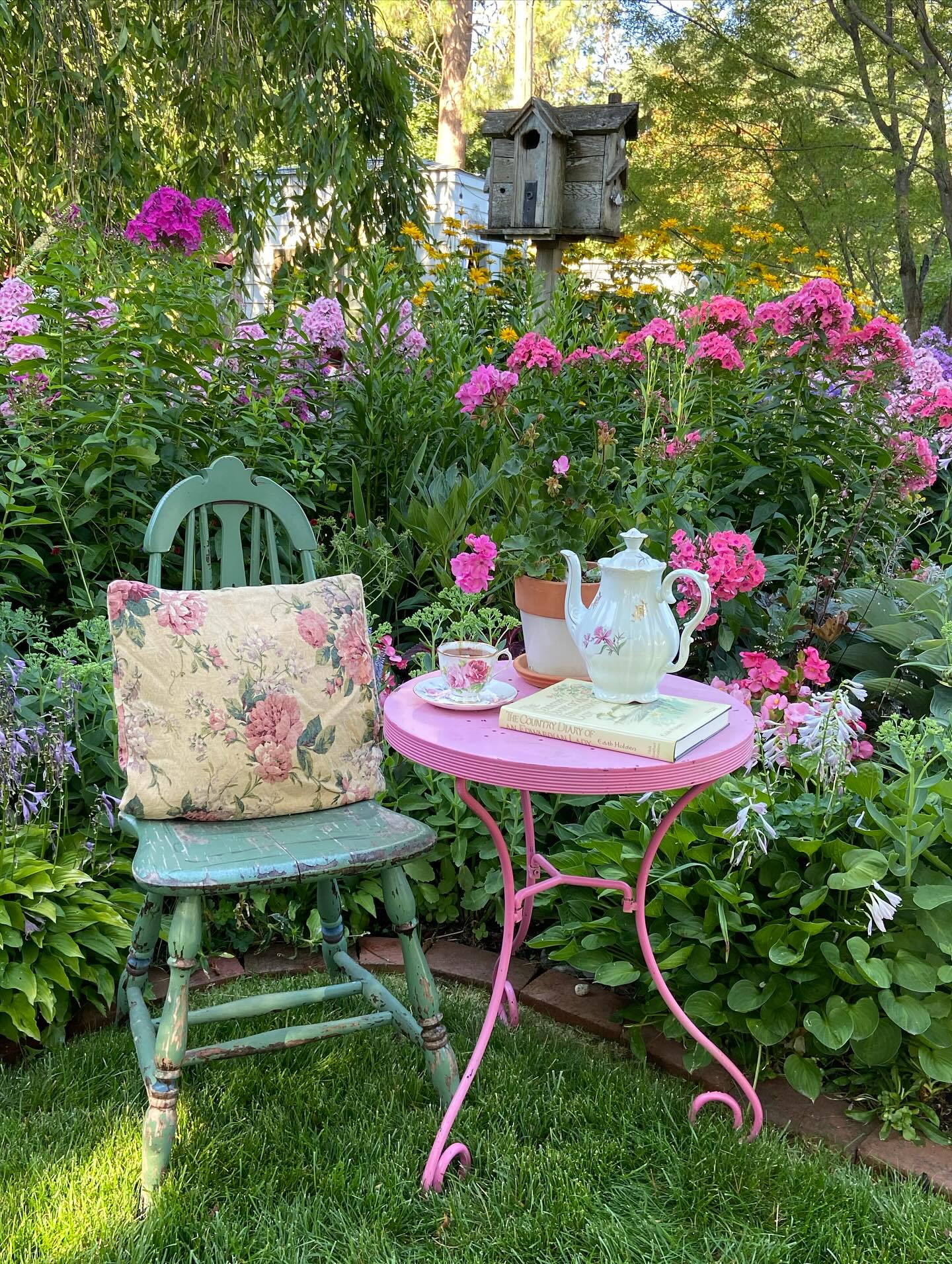 shabby chic garden
