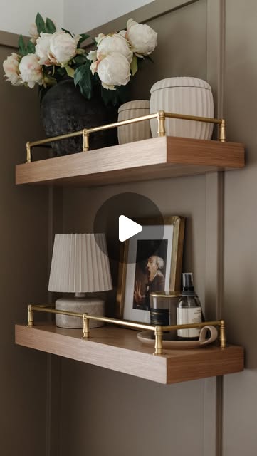 bathroom shelf decor