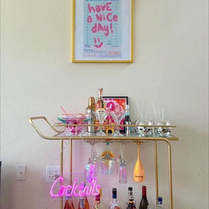 18 Genius College Apartment Decor Ideas (With 18 Real-Life Photos To Copy Right Now) 6 college apartment decor
