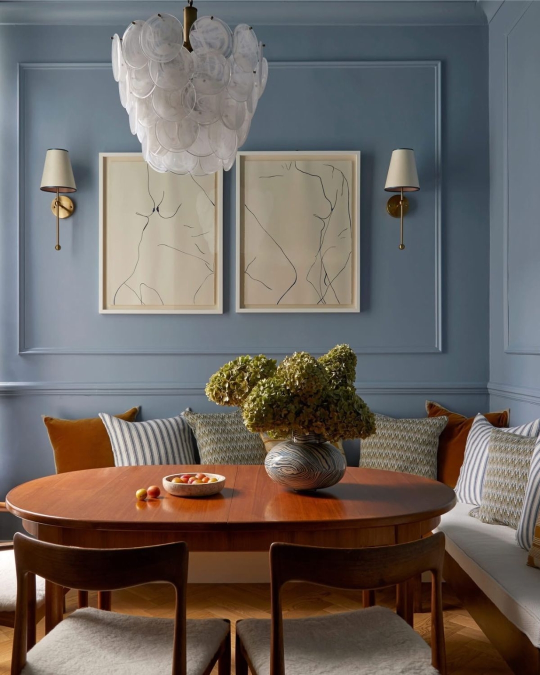 blue dining room decor