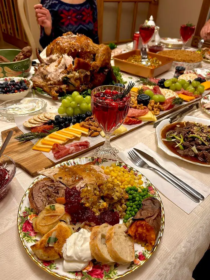 thanksgiving dining room table