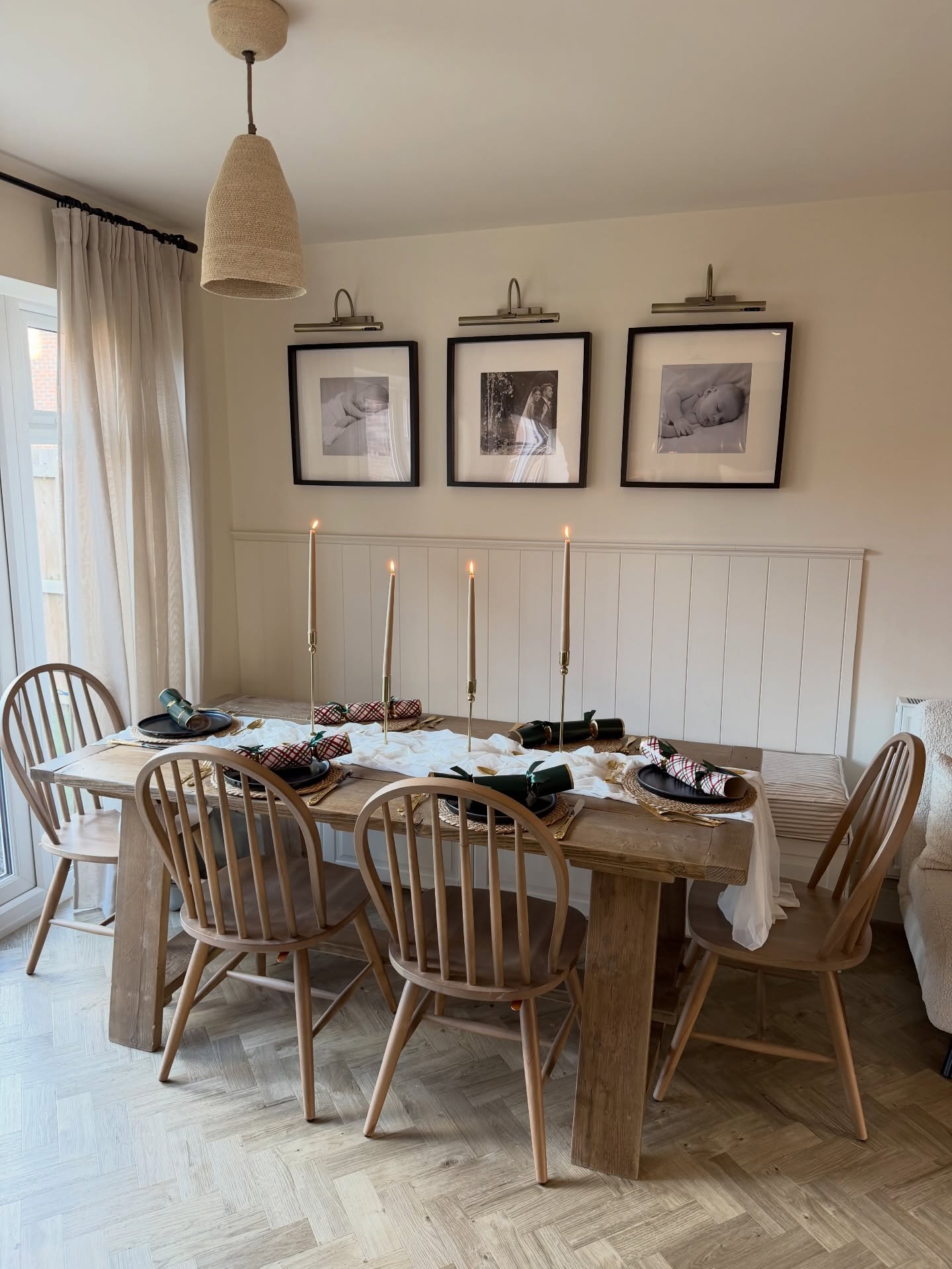 built in dining bench