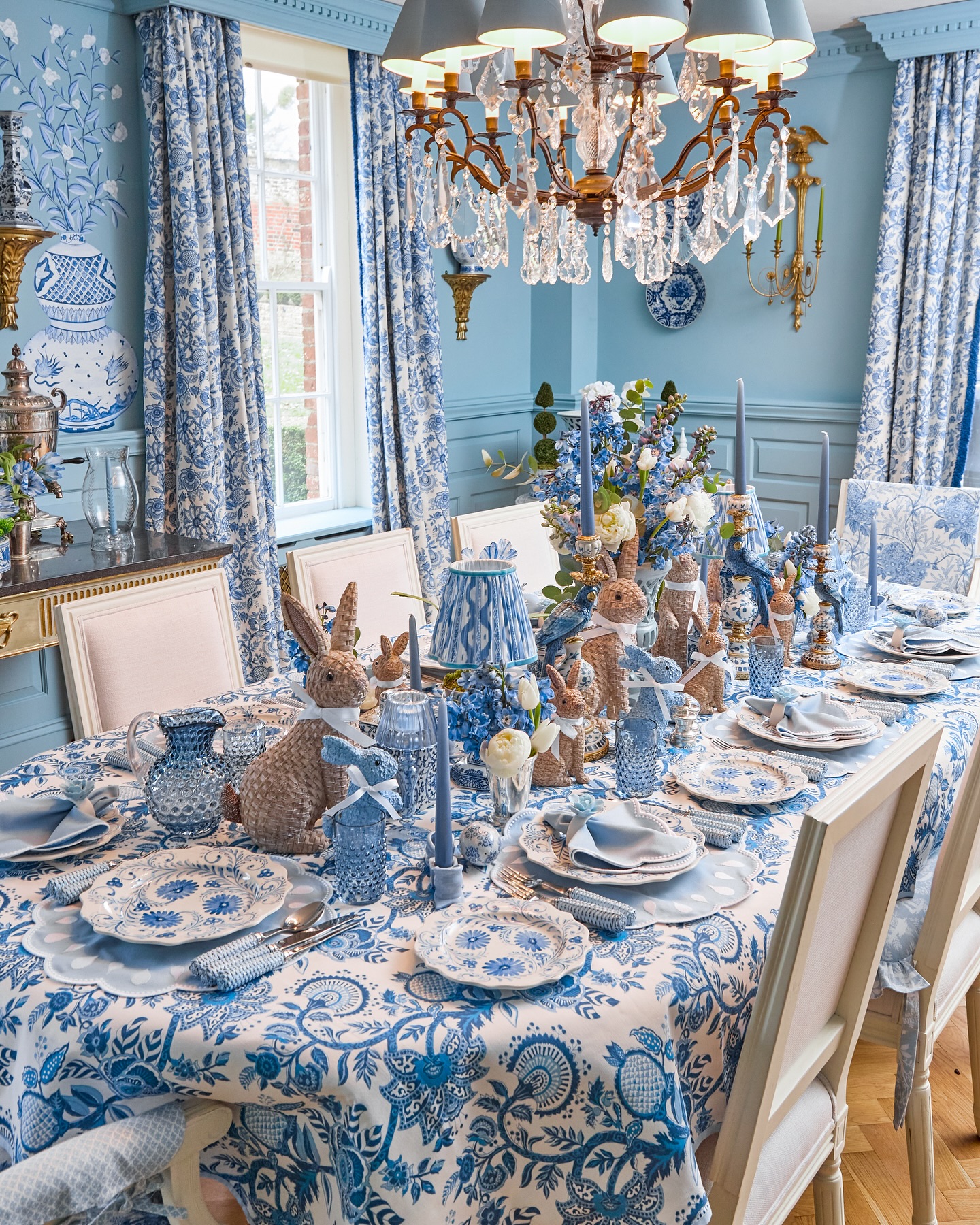 blue dining room decor