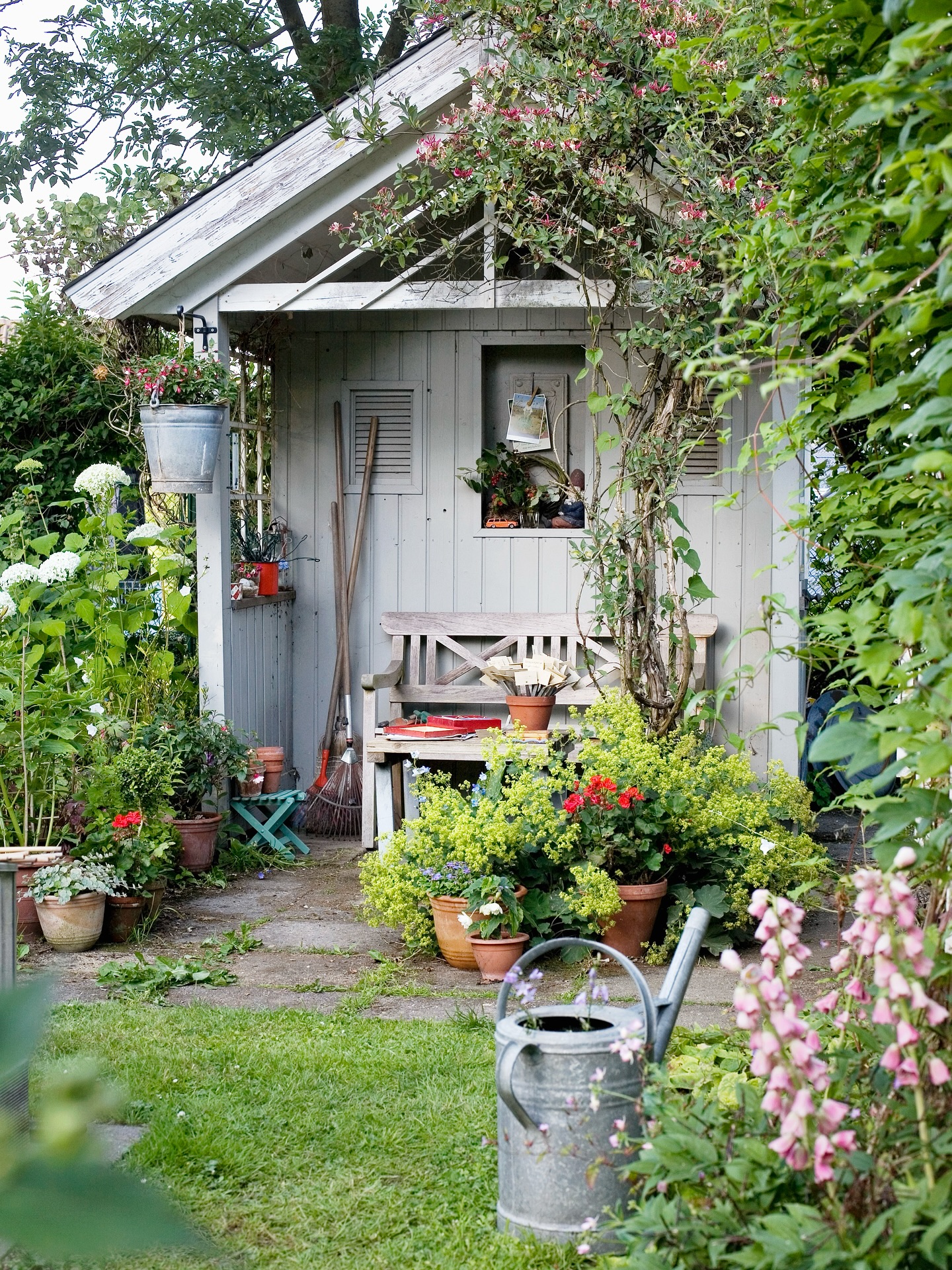 shabby chic garden