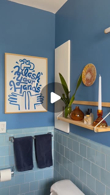 blue bathroom decor