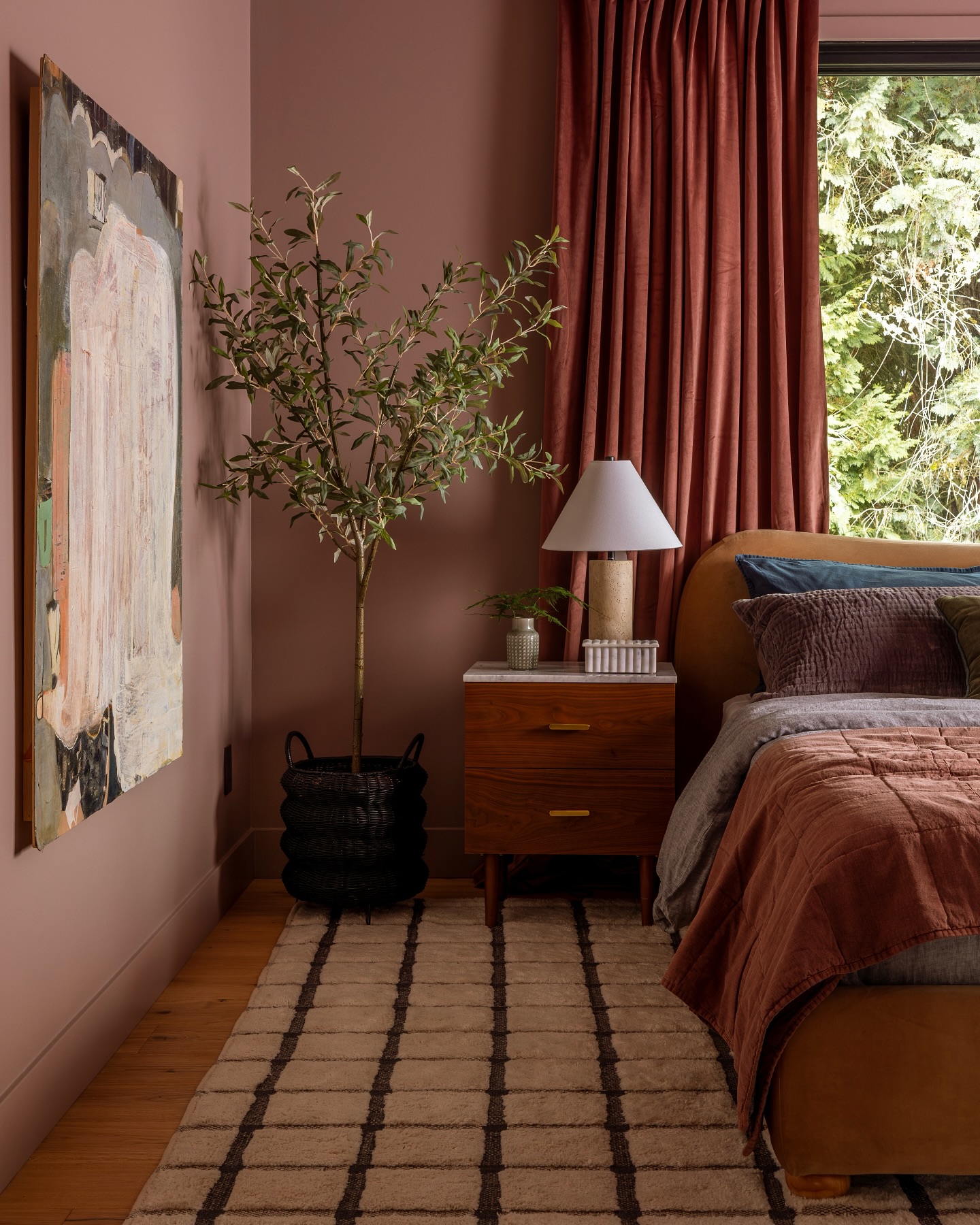 eclectic bedroom decor