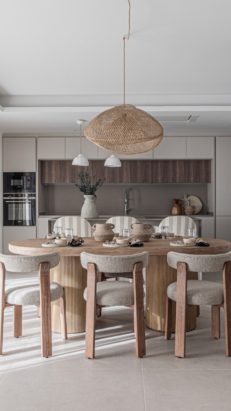 24 Stunning Mediterranean Dining Room Decor Ideas To Transform Your Space 6 mediterranean dining room decor