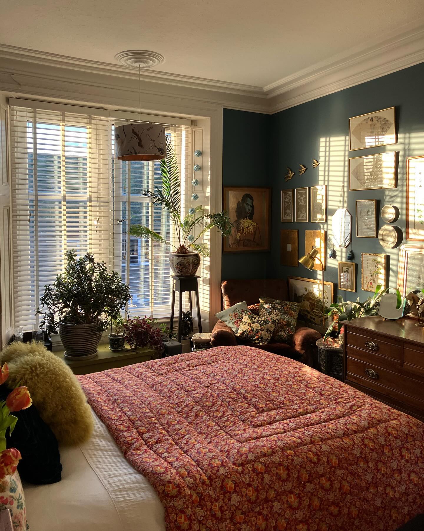 vintage bedroom decor