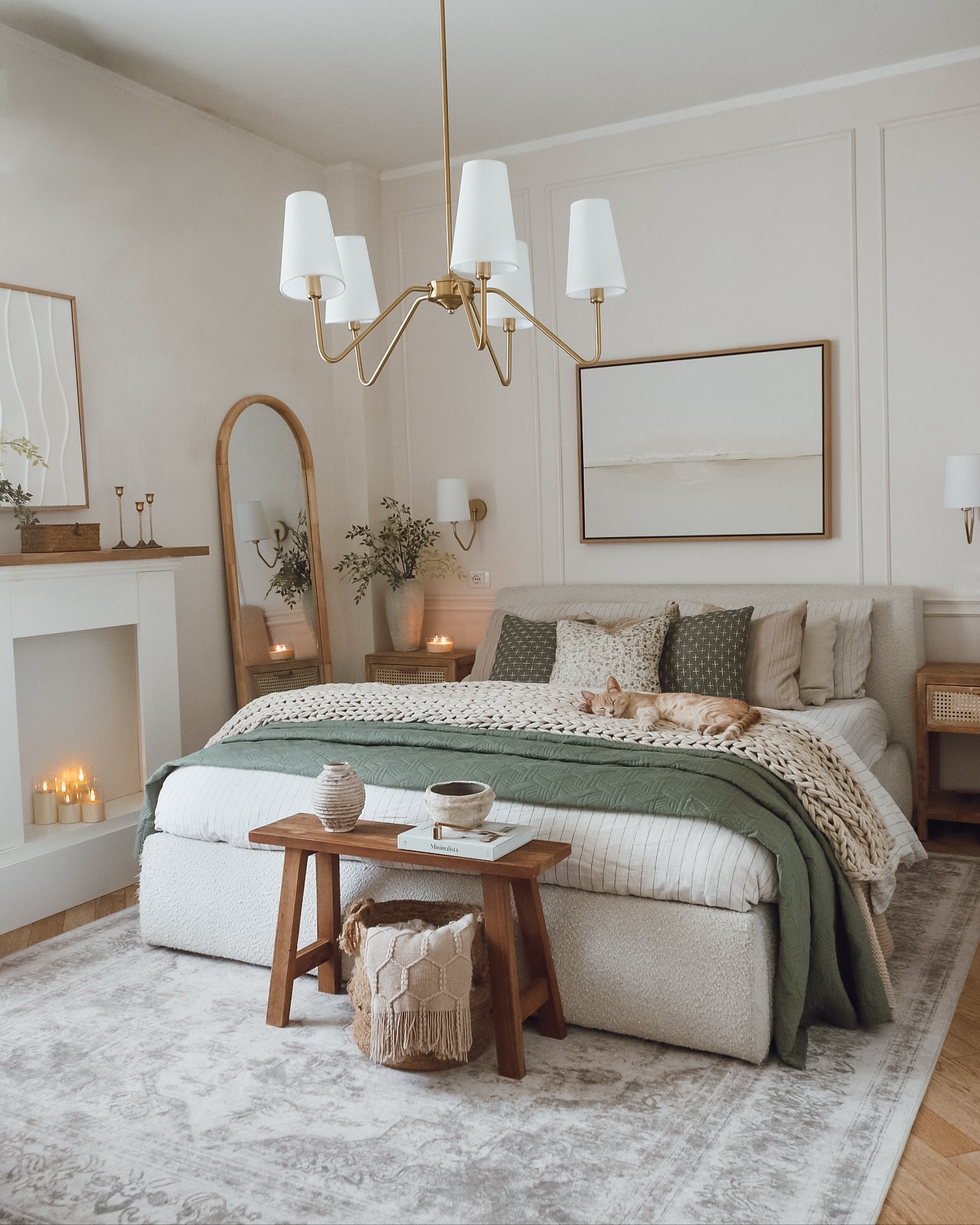 neutral apartment decor