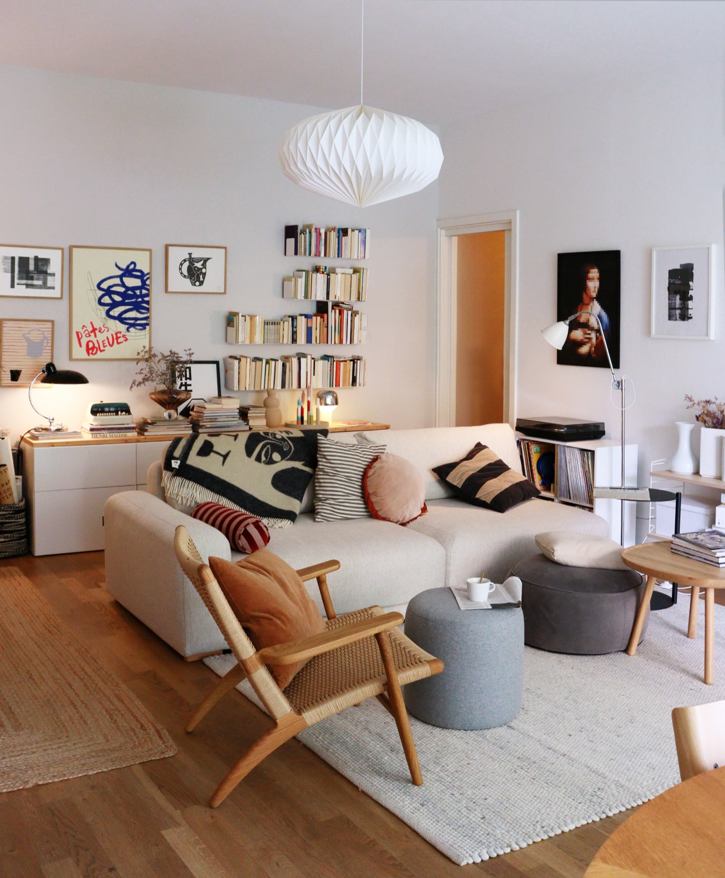 warm apartment decor