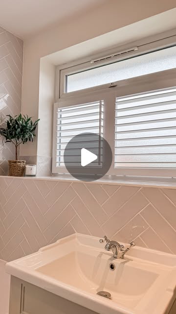 bathroom window decor