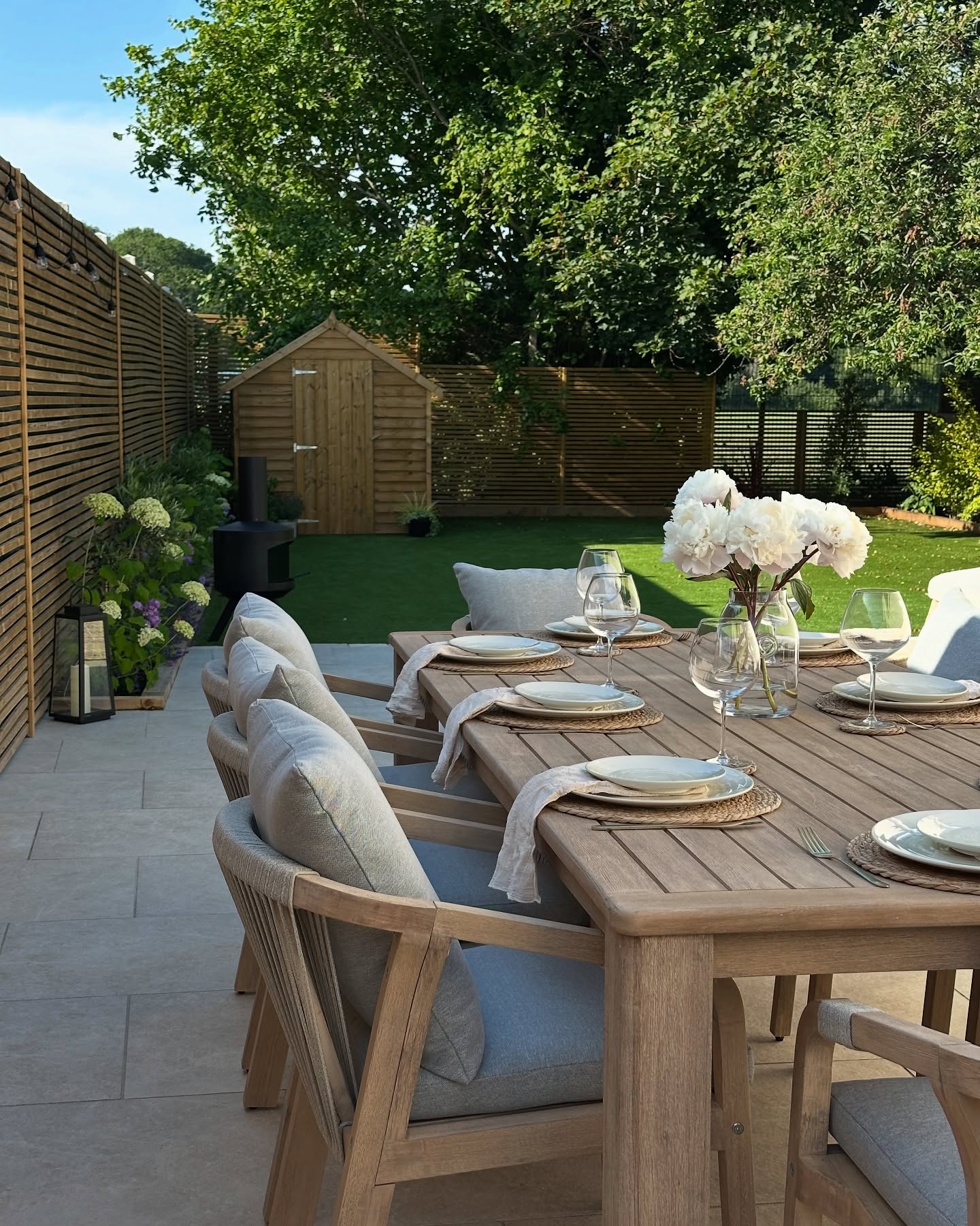 outdoor dining garden