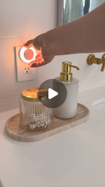 30 Bathroom Tray Styling Ideas: 30 Gorgeous Images To Copy For An Effortlessly Chic Bathroom 3 bathroom tray styling
