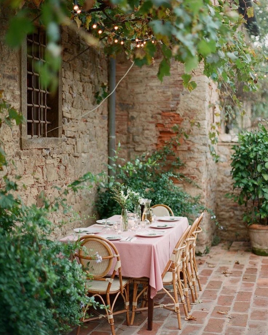 tuscan style dining room