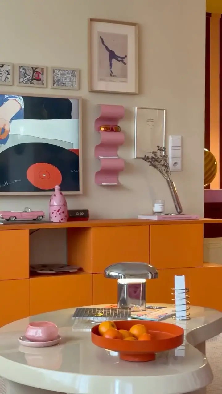 colorful apartment decor
