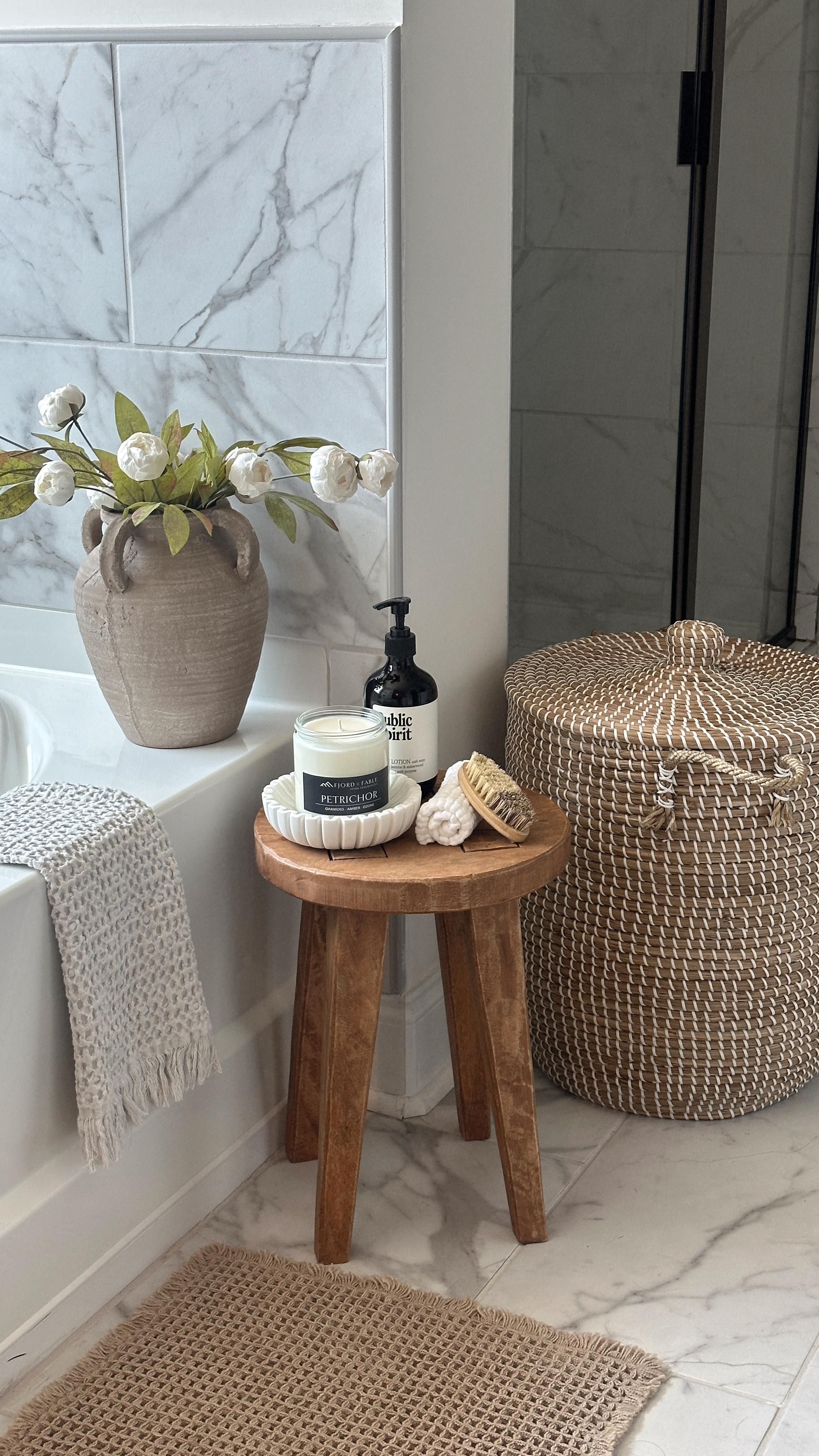 white bathroom decor