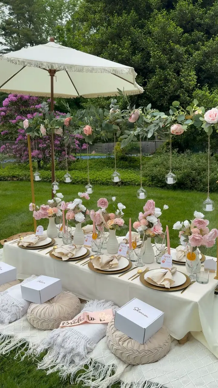 15 Garden Centerpiece Ideas: 15 Stunning Images To Transform Your Outdoor Space 1 garden centerpiece ideas