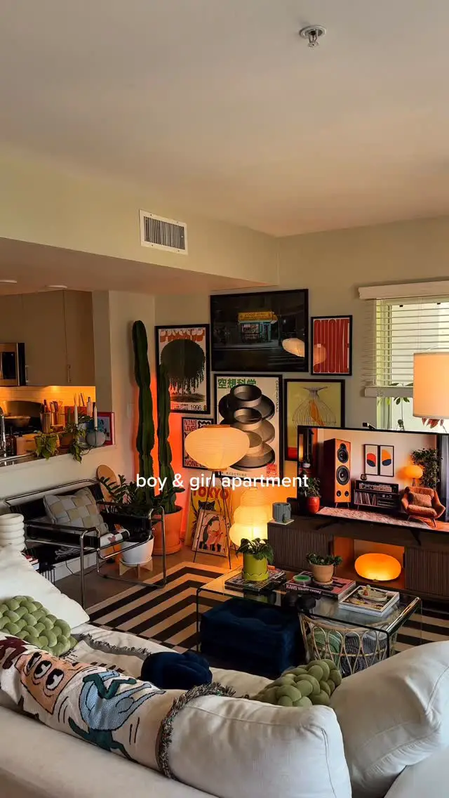 eclectic apartment decor