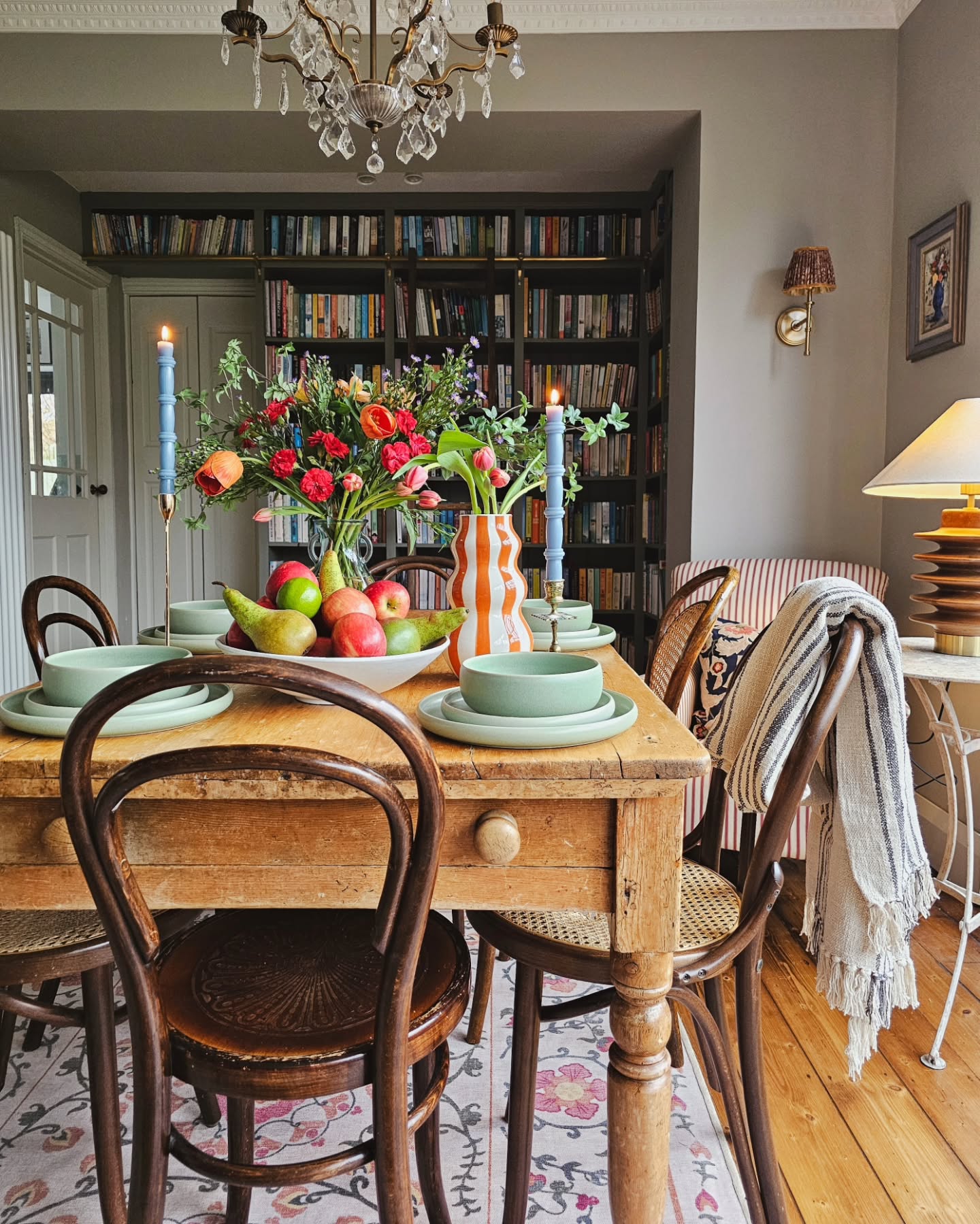 spring dining room decor