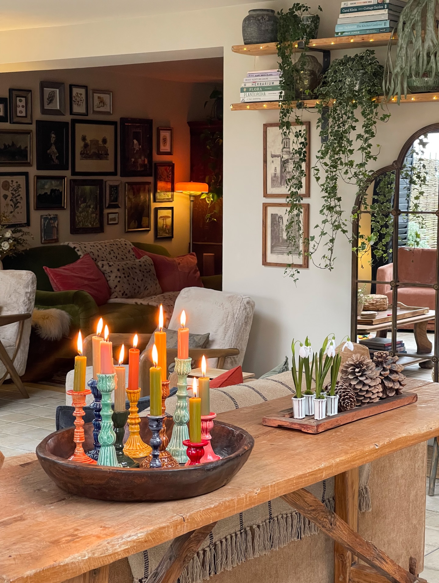 eclectic dining room decor