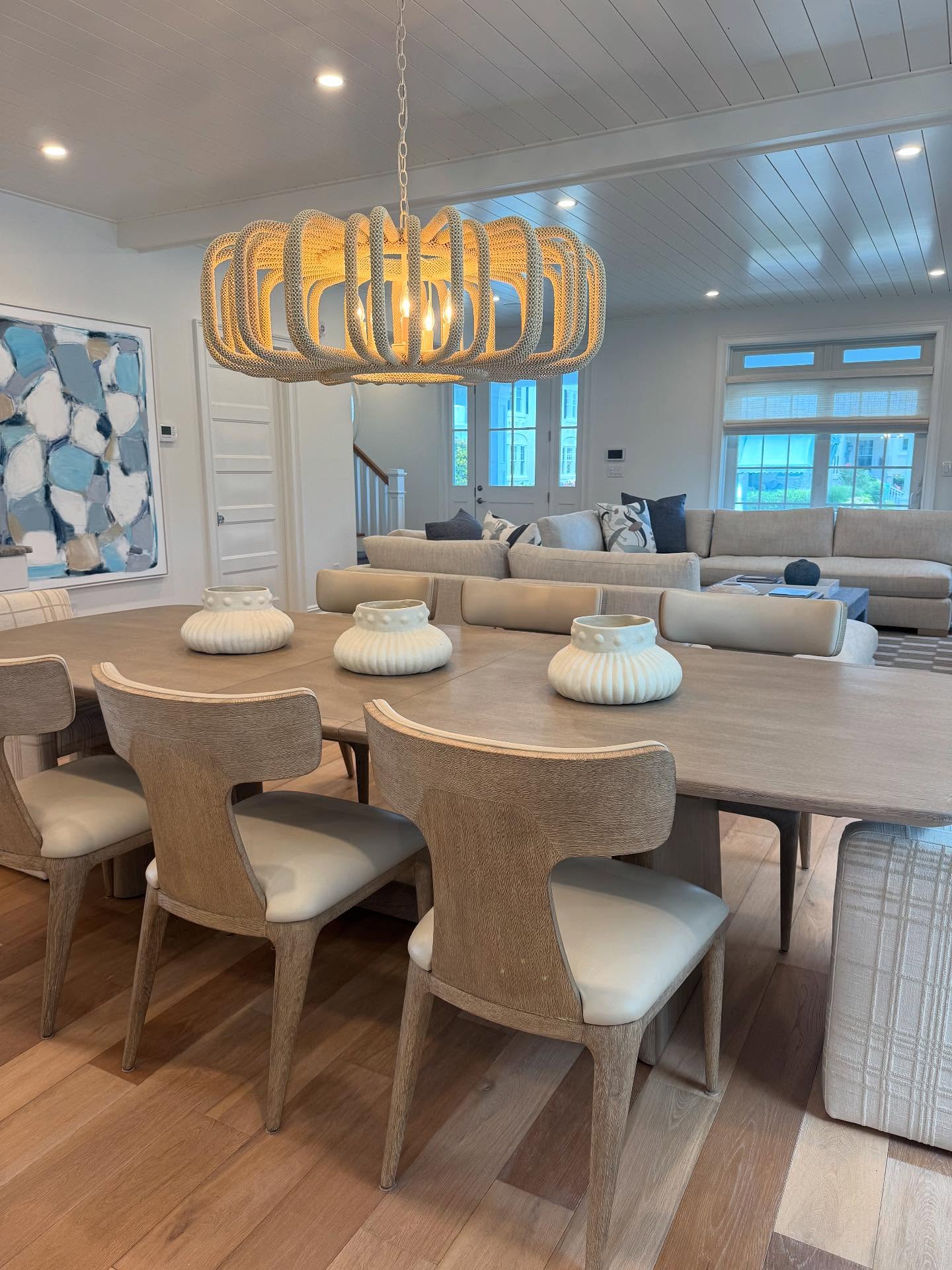 beach style dining room
