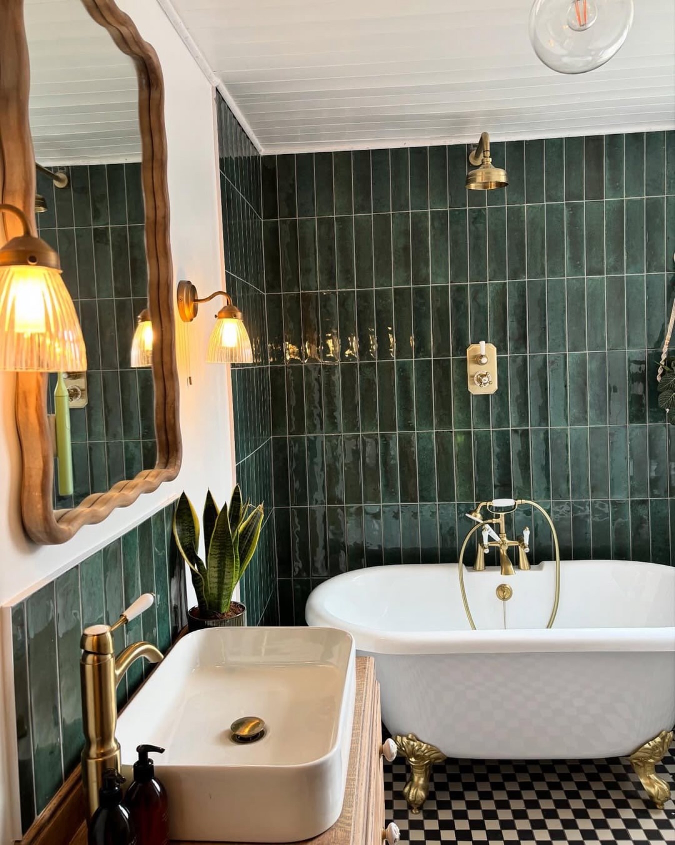 green bathroom decor