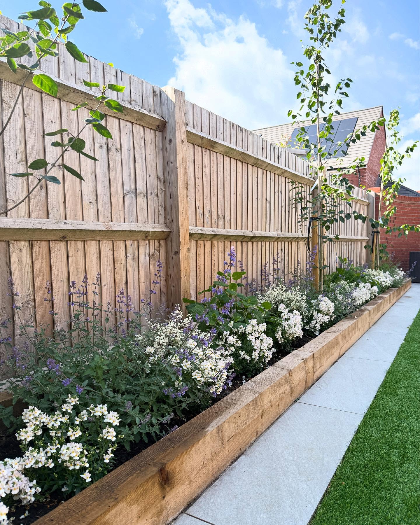 25 Garden Border Ideas To Transform Your Yard: 25 Inspiring Images 1 garden border ideas
