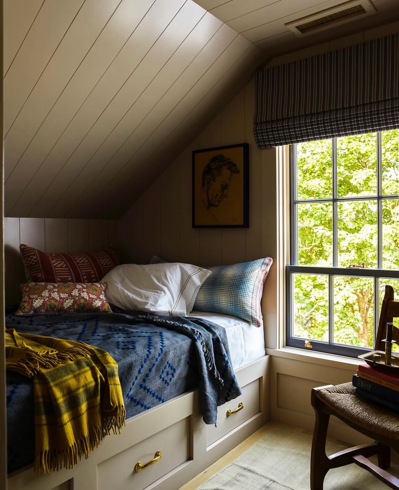 attic bedroom decor