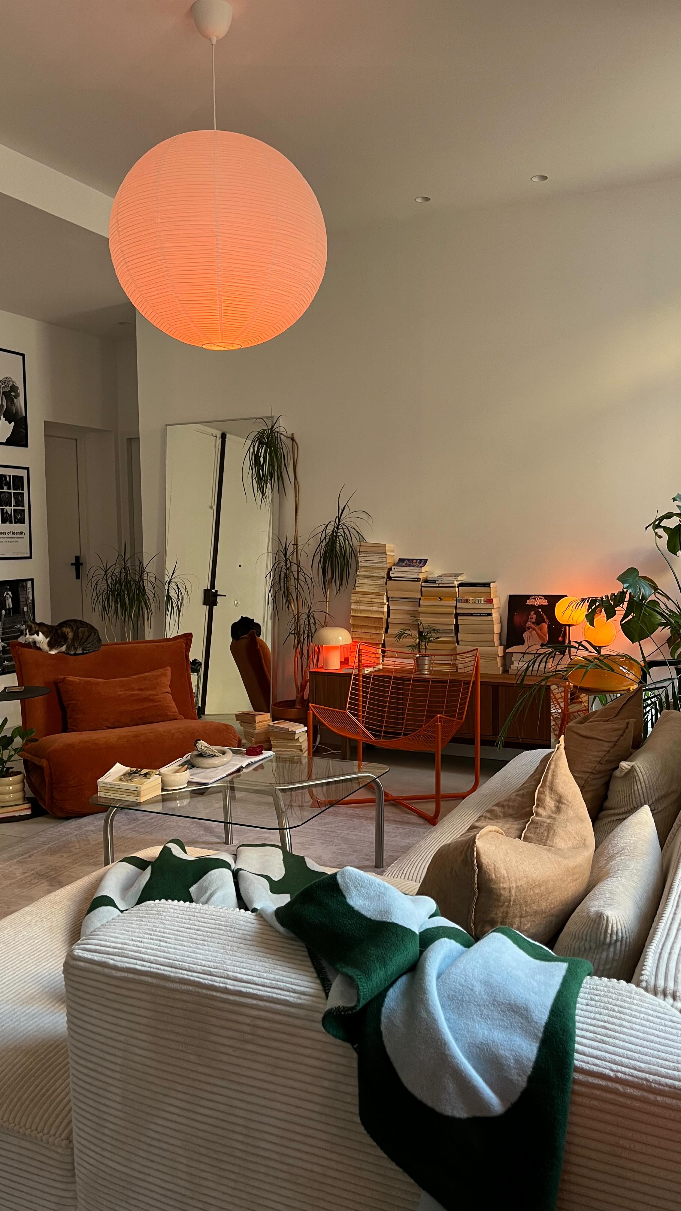 warm apartment decor