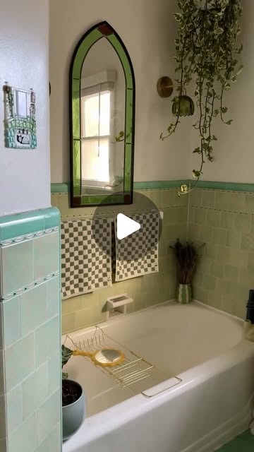 18 Renter Friendly Bathroom Makeover Ideas That Totally Transform Your Space (With 18 Inspiring Images) 10 renter friendly bathroom makeover
