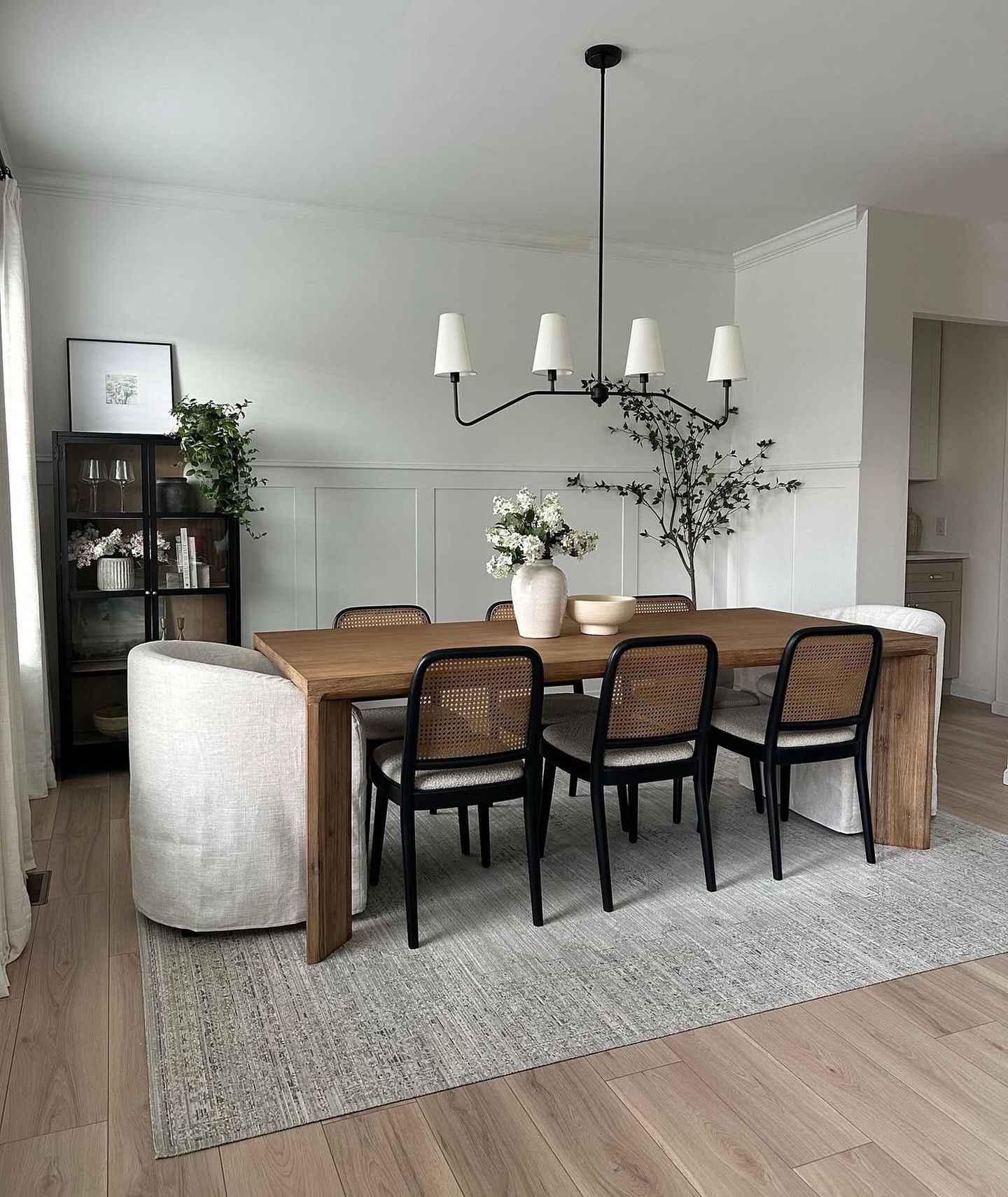 modern farmhouse dining room