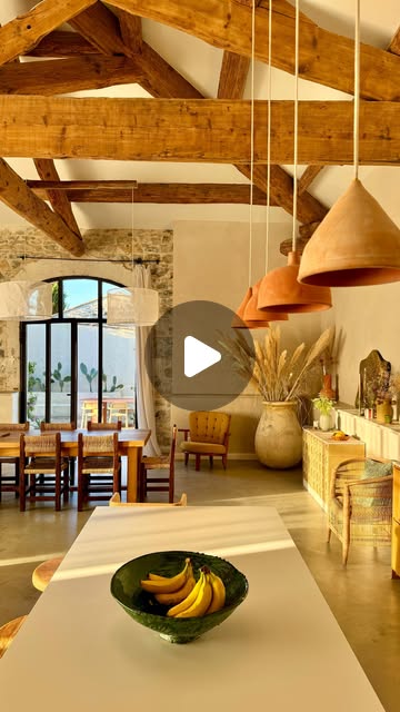 24 Stunning Mediterranean Dining Room Decor Ideas To Transform Your Space 9 mediterranean dining room decor