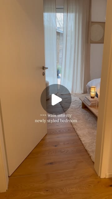 minimalist bedroom decor