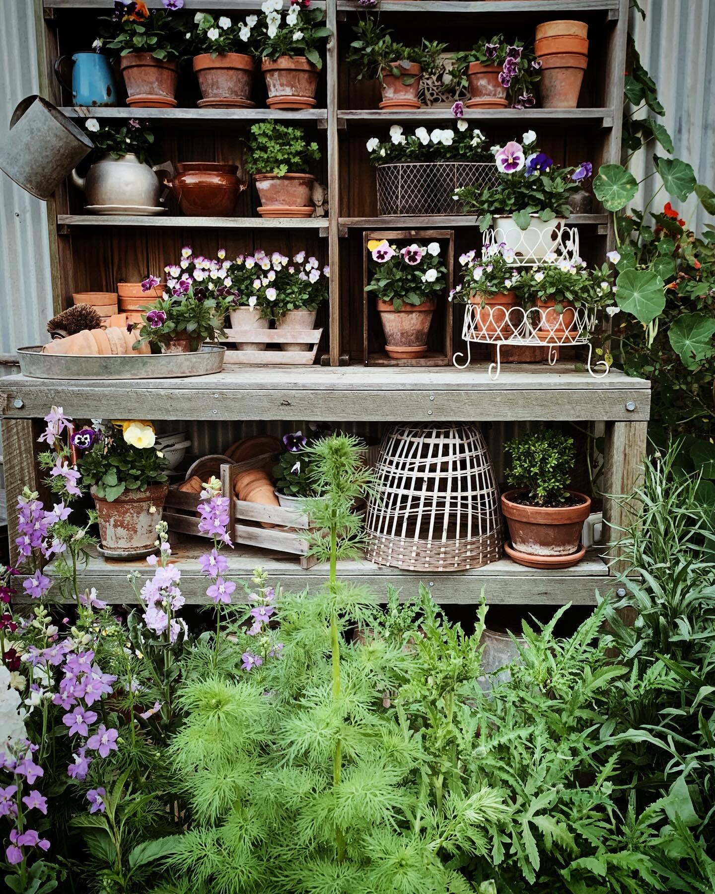 29 Garden Potting Bench Ideas To Upgrade Your Outdoor Space 7 garden potting bench ideas