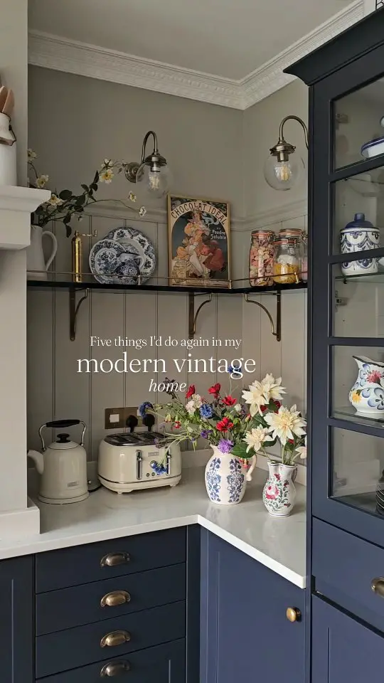 vintage apartment decor