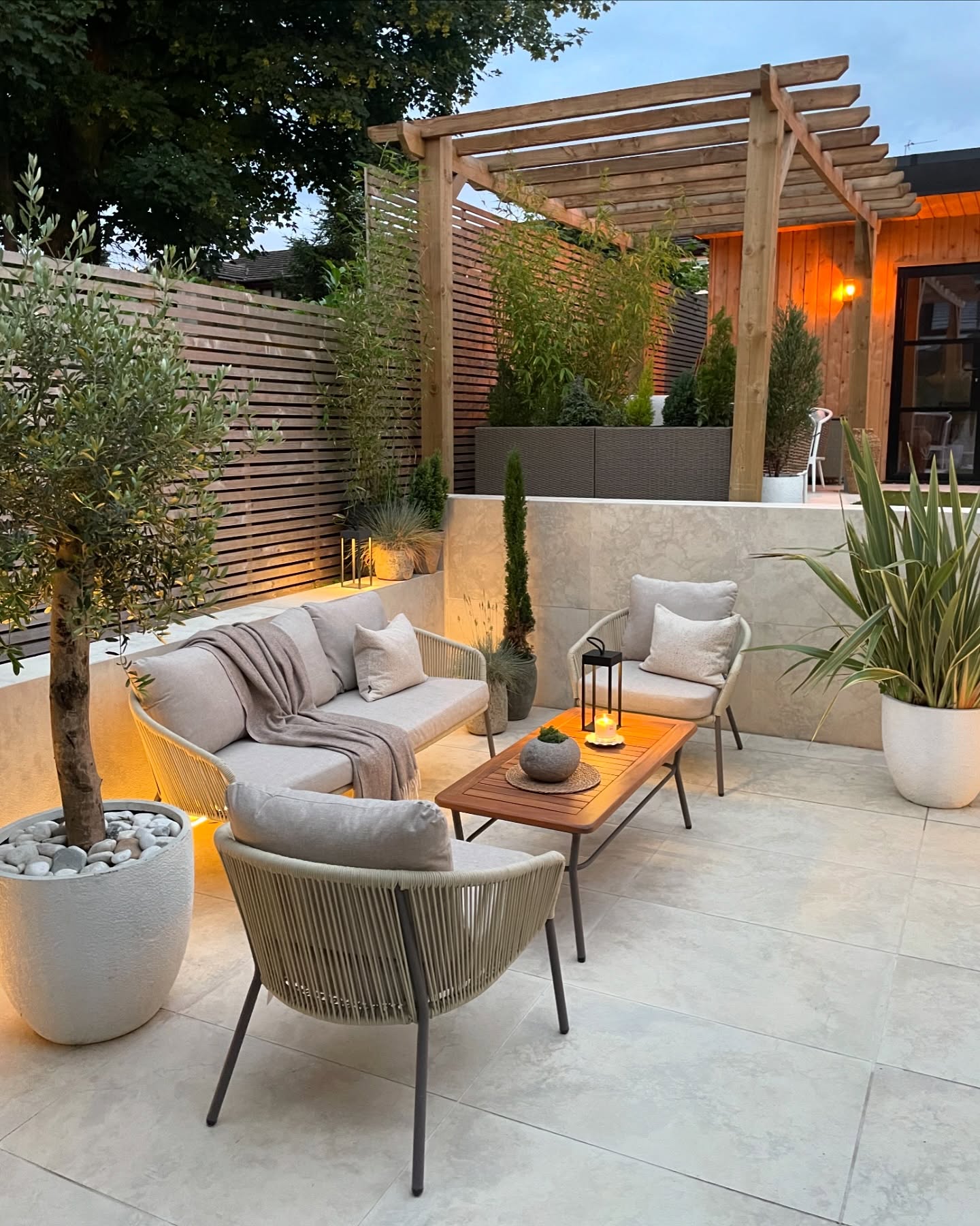 outdoor lounge garden