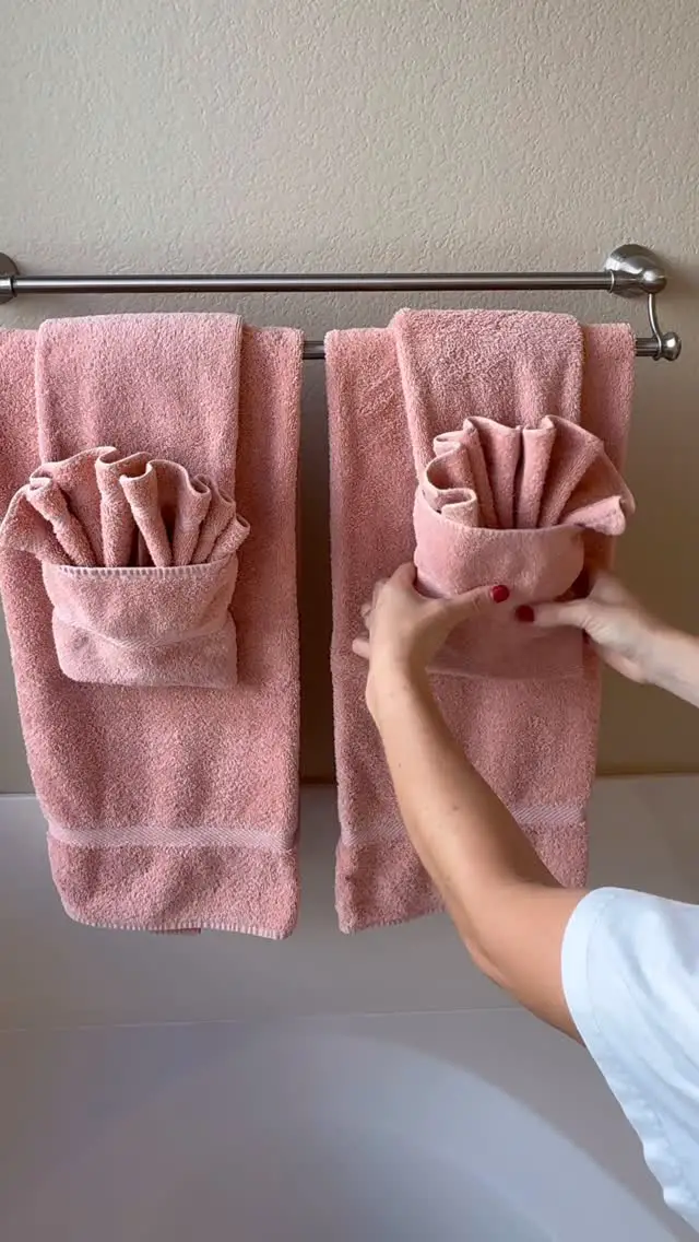 bathroom towel decor