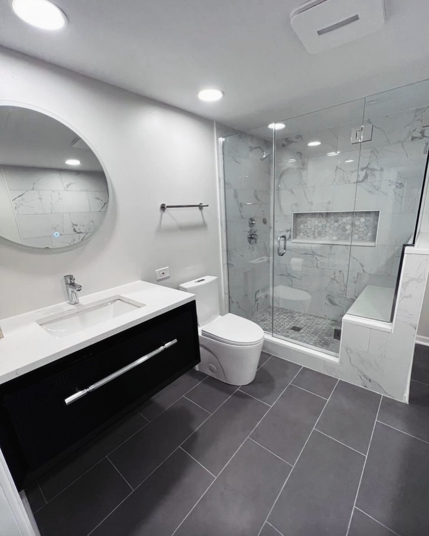 grey bathroom decor