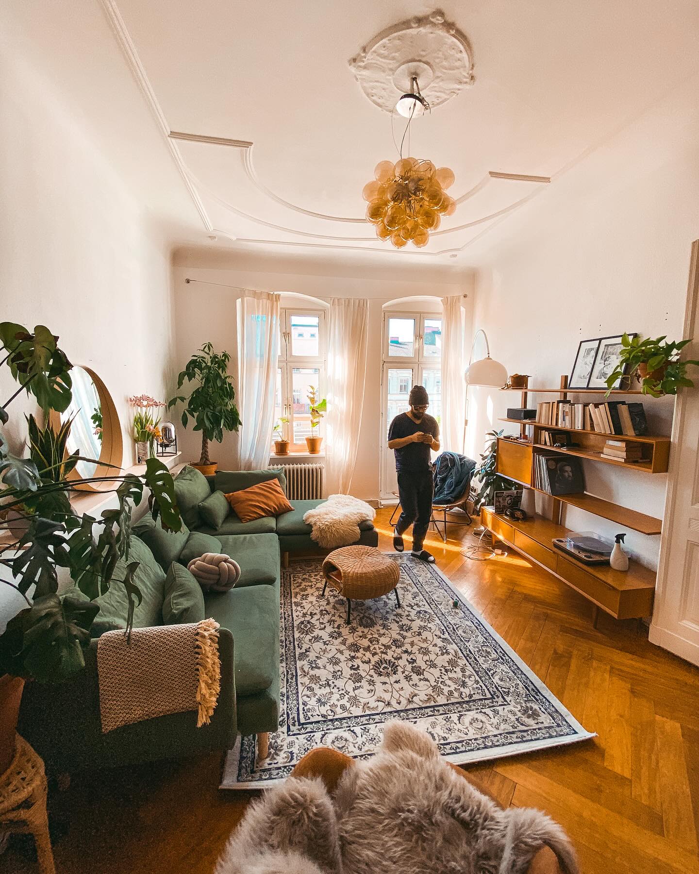 vintage apartment decor