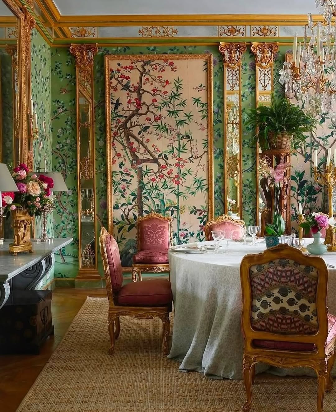 formal dining room decor