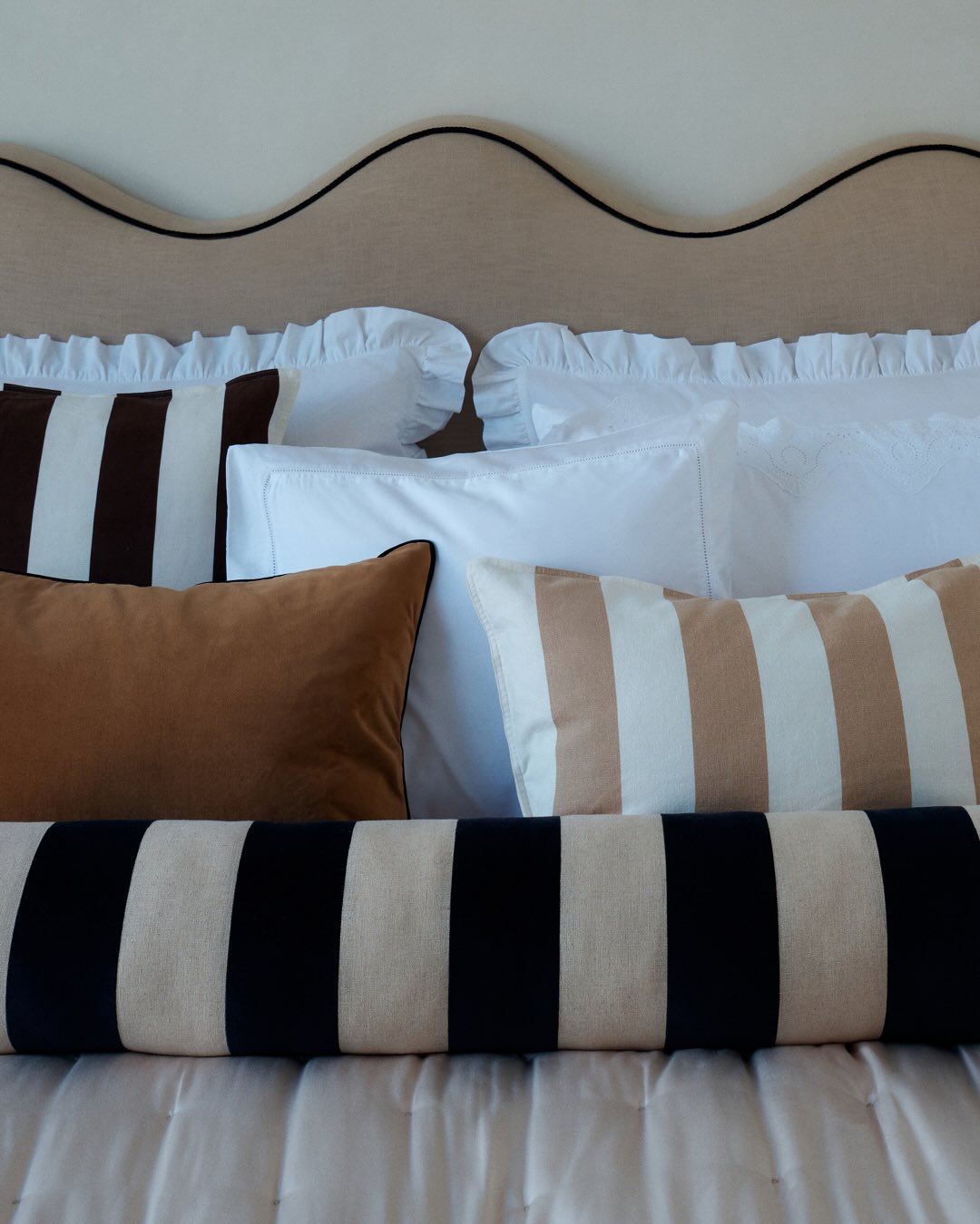 throw pillows bedroom